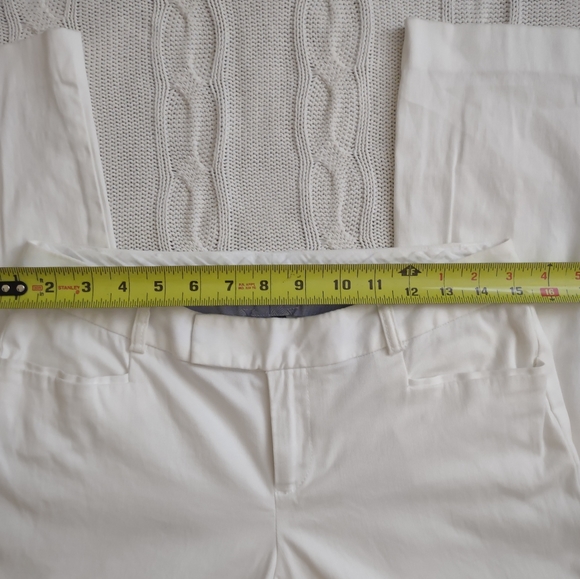 White Original Button-Tab Stretchy Trousers from the Gap Sz. 4 - Picture 4 of 7